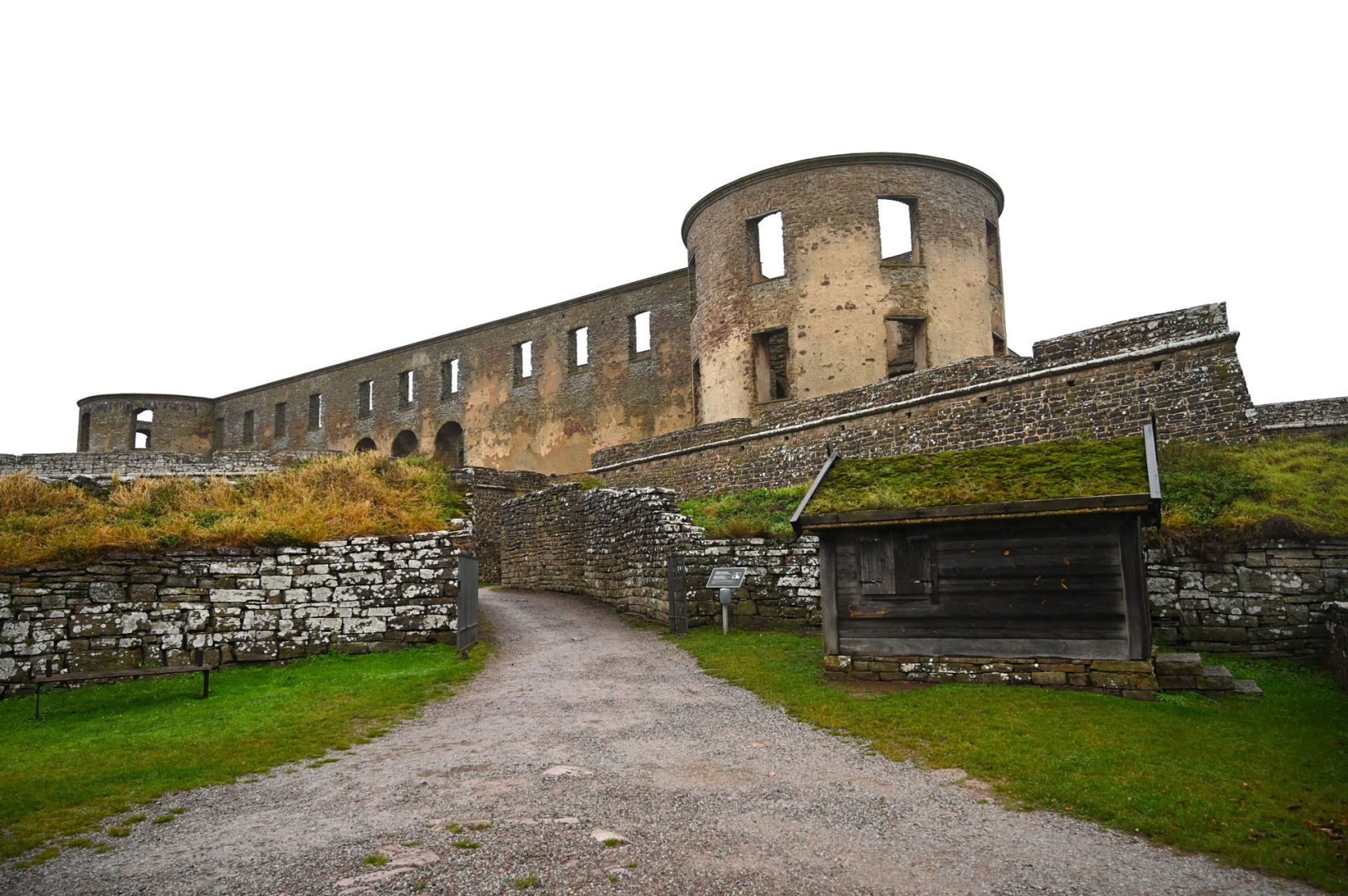 Vägen upp till Borgholms slottsruin.