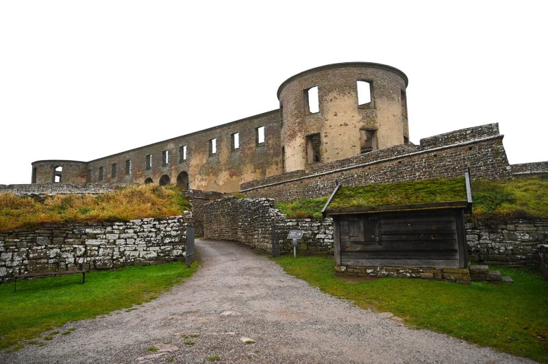 Vägen upp till Borgholms slottsruin.