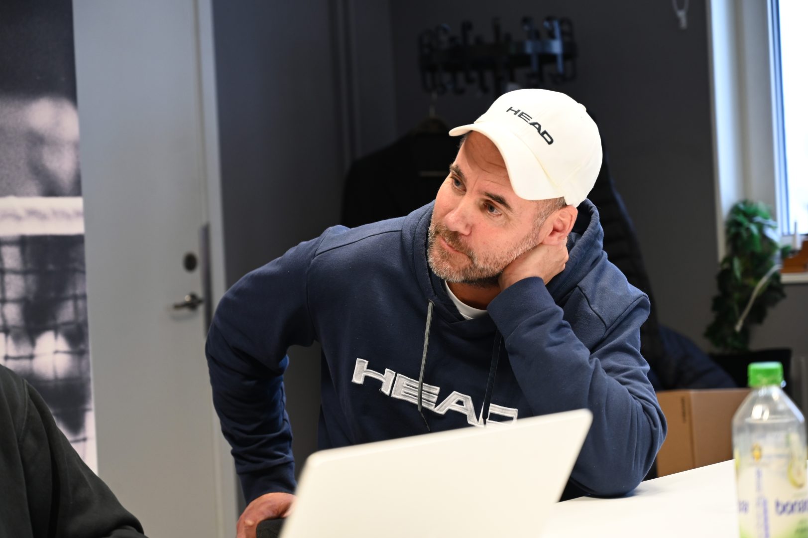 Calle Pihlblad sitter I konferensrumemt I Växjö TS.