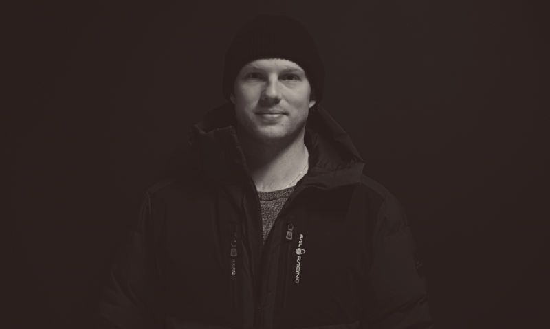 Kalmar Has nya målvakt Christian Engstrand poserar i en svart vit bild.