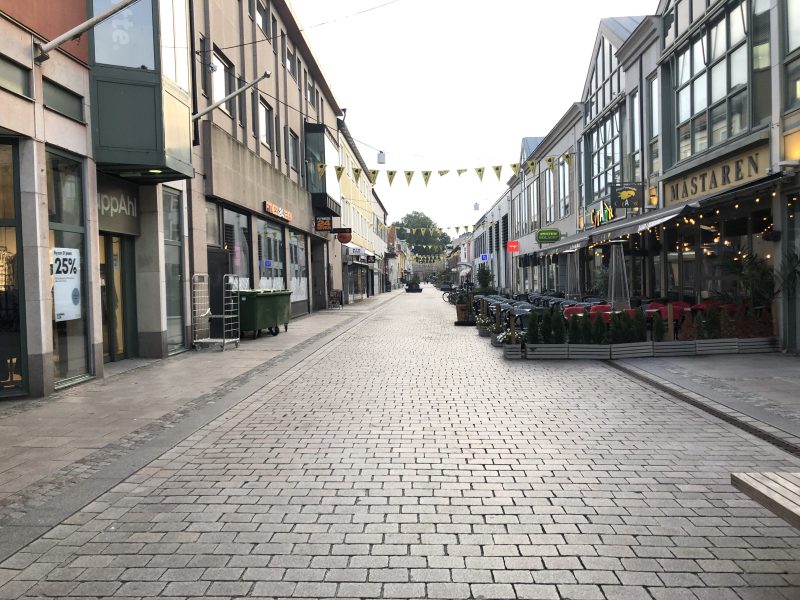 Bild på en tom shoppingata i centrala Kalmar