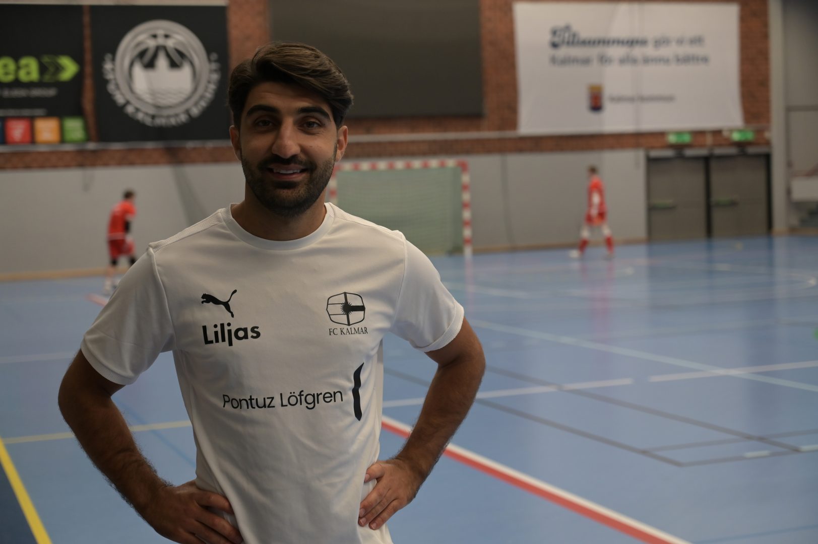 Karzan Eliassi poserar och är redo inför en träning med FC Kalmar.