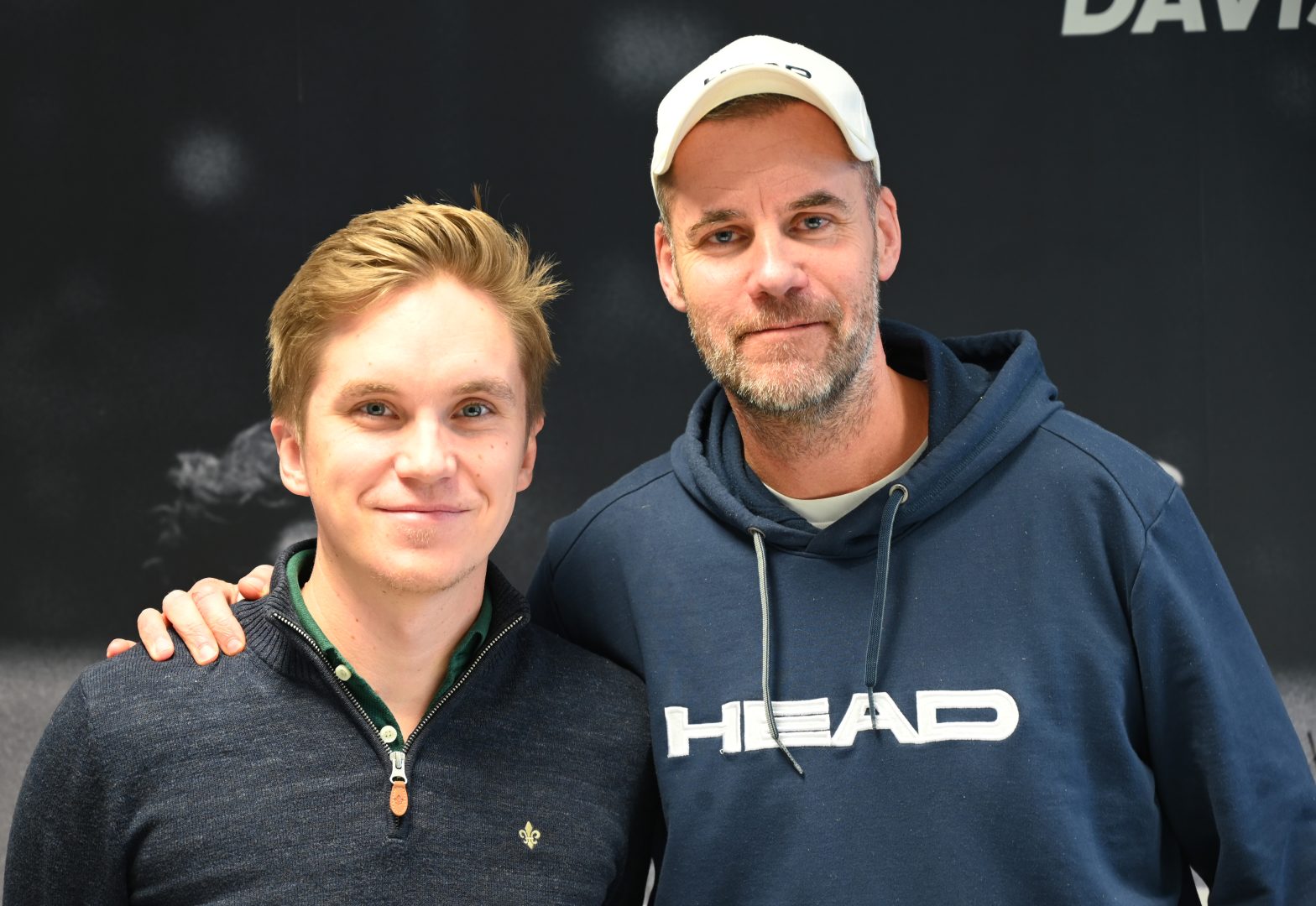 Klubbchefen Emil Holmgren, till höger sportchefen Calle Pihlblad.