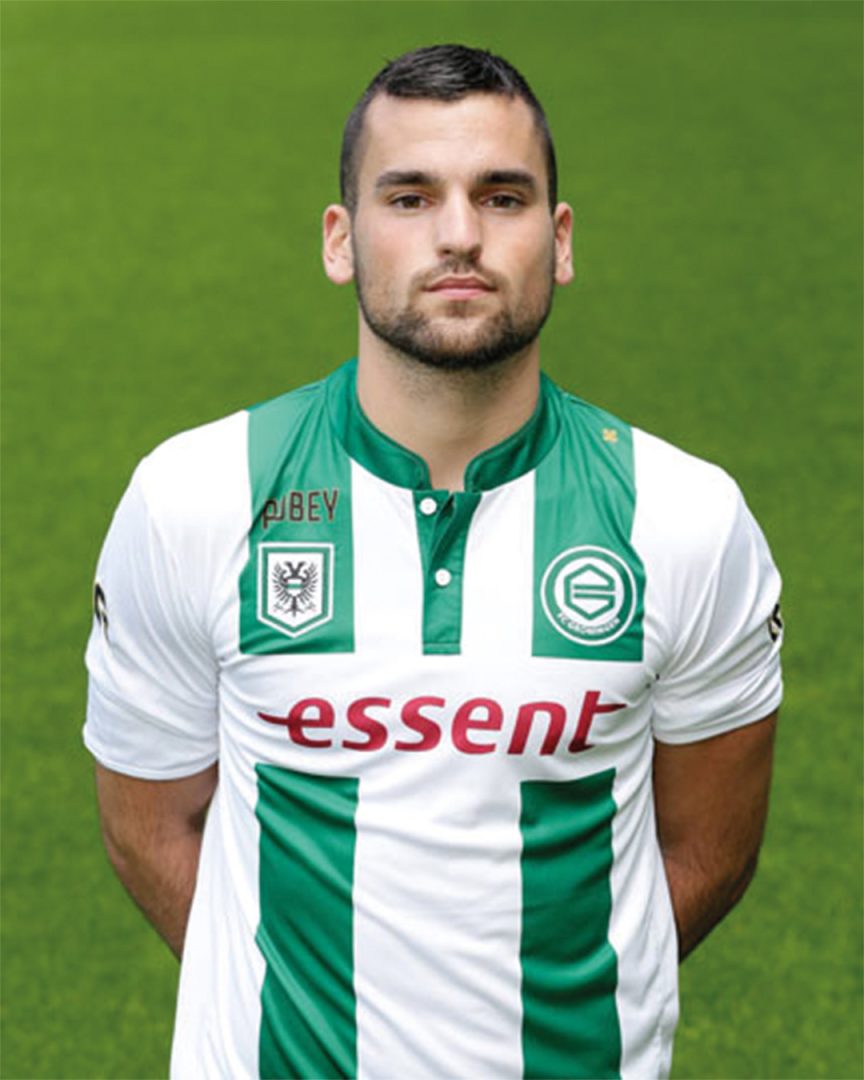 Dino Islamovic i Groningen tröja.