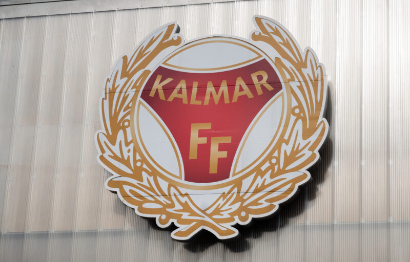 Kalmar FFs logga på arenan