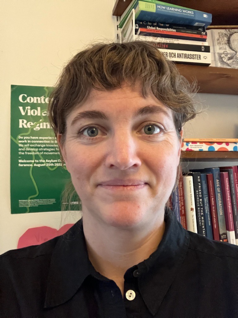 En egen tagen bild på en kvinna. Kvinnan på bilden är Emma Söderman, universitetslektor vid Linnéuniversitetet. 