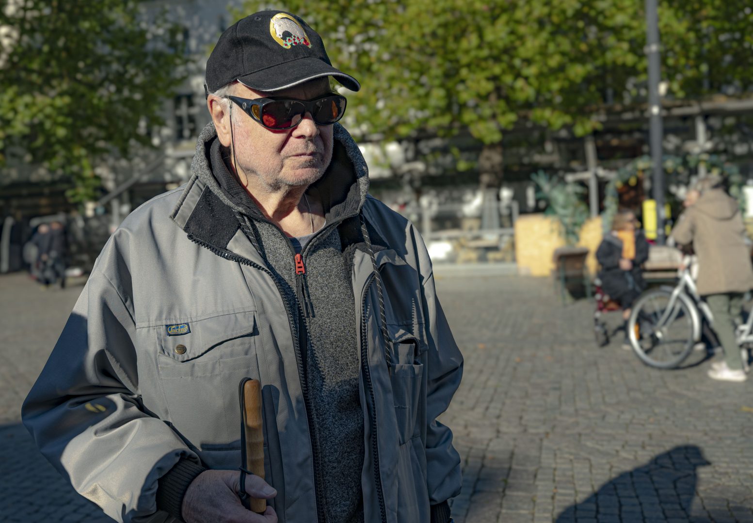 En bild på Tommy Kullander som är med och deltar på Vita käppens dag.