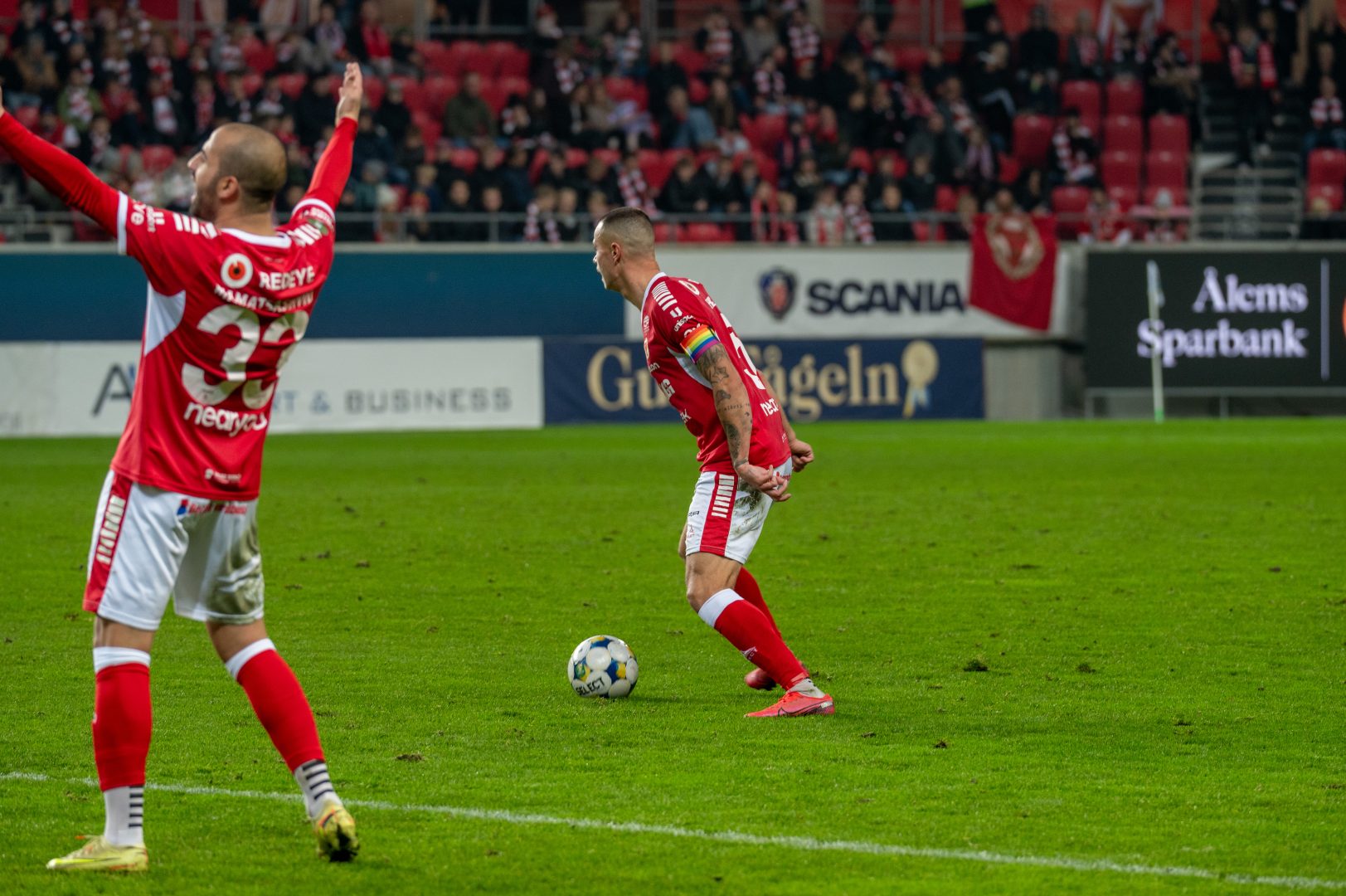 Saba Mamatshvili visar frustration på planen efter en dålig löpning av medspelare