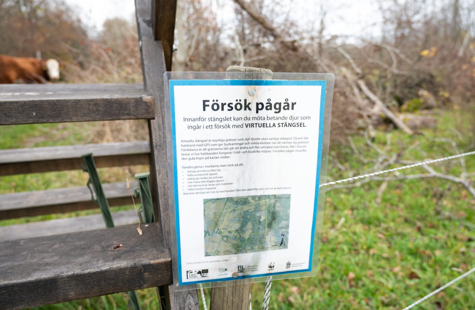 En skylt med texten "försök pågår".